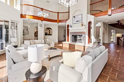 Living - 618 Turkey Point Rd, Brick, NJ 08724 photo 3 of 4