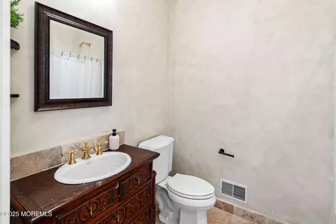 Bath - 618 Turkey Point Rd, Brick, NJ 08724 photo 1 of 12