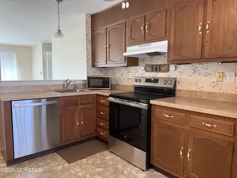 Kitchen - 7 Cambridge Cir # B, Manchester, NJ 08759 photo 1 of 2