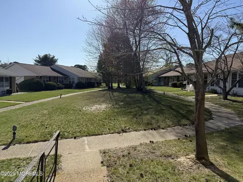 Exterior - 7 Cambridge Cir # B, Manchester, NJ 08759 photo 3 of 3