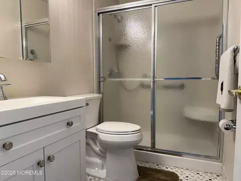 Bath - 7 Cambridge Cir # B, Manchester, NJ 08759 photo 1 of 1