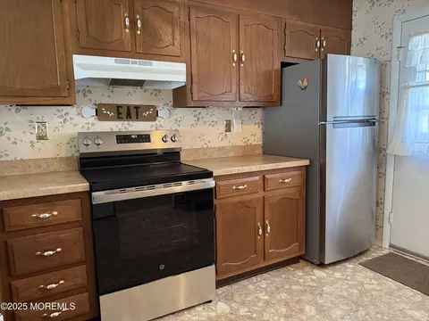Kitchen - 7 Cambridge Cir # B, Manchester, NJ 08759 photo 2 of 2