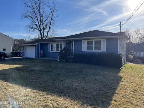 720 Brookside Dr, Toms River, NJ 08753