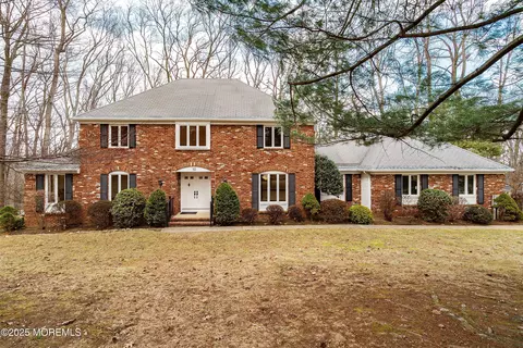 10 Hidden Hollow Ter, Holmdel, NJ 07733