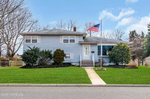 6 Orchard Rd, West Long Branch, NJ 07764