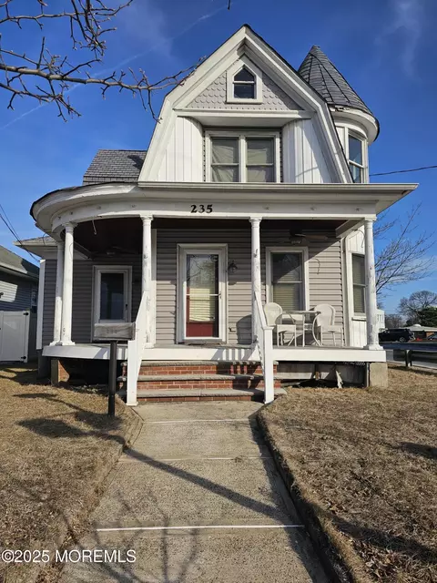 235 Broadway, Keyport, NJ 07735