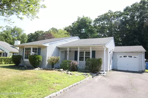 56 Garrison Dr, Tinton Falls, NJ 07753