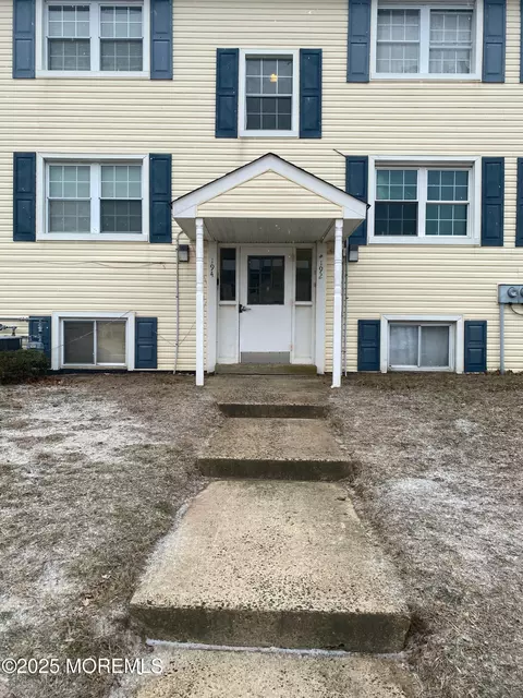 194 Sawmill Rd #LOWER LEVEL, Brick, NJ 08724
