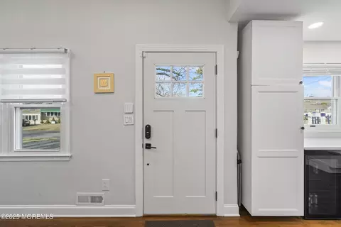 37 Arno St, Oakhurst, NJ 07755