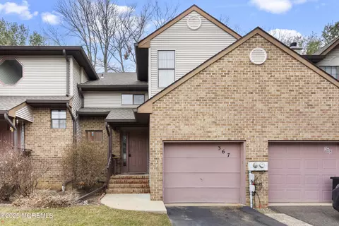367 Oak Knoll Dr #36-7, Manalapan, NJ 07726