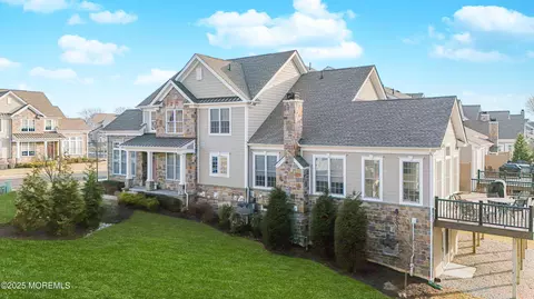 31 Stratford Ln #494, Holmdel, NJ 07733