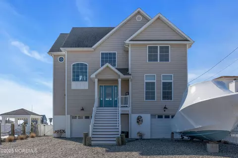 8 Ritchie Ct, Brick, NJ 08723
