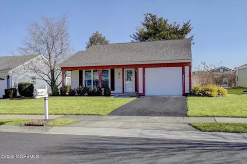 35 Twyford Ln, Manchester, NJ 08759
