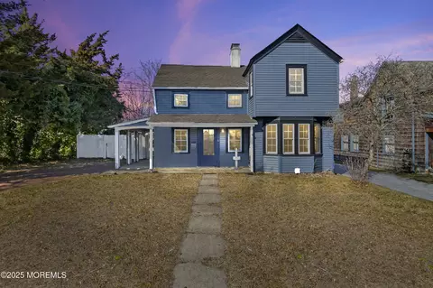 18 Union St, Toms River, NJ 08753