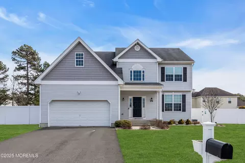 26 Aristocrat Way, Jackson, NJ 08527