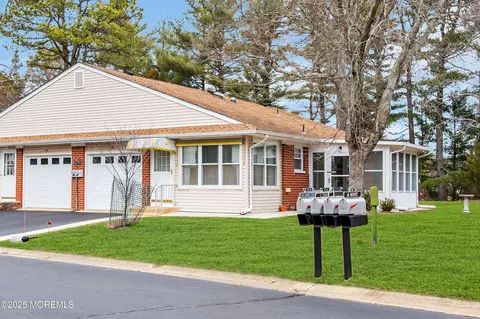 11 Crocus Ln # B, Whiting, NJ 08759