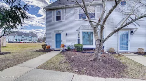 17 Liberty Pl, Jackson, NJ 08527