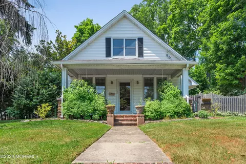 198 Pinckney Rd, Little Silver, NJ 07739