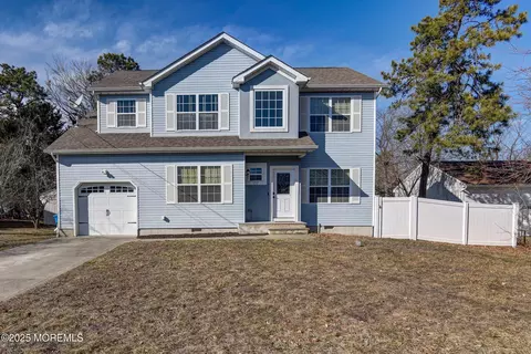 1717 3rd Ave, Toms River, NJ 08757