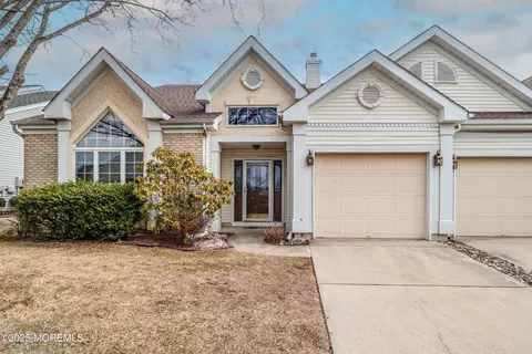 40 Chichester Rd, Monroe, NJ 08831