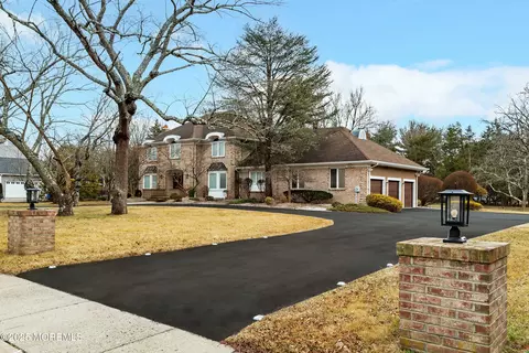 179 Lamdan Ln, Toms River, NJ 08753