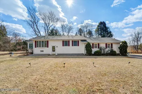 267 Sweetmans Ln, Millstone, NJ 08535