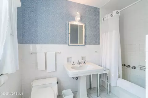 Bath - 14 Fair Haven Rd, Rumson, NJ 07760 photo 3 of 3