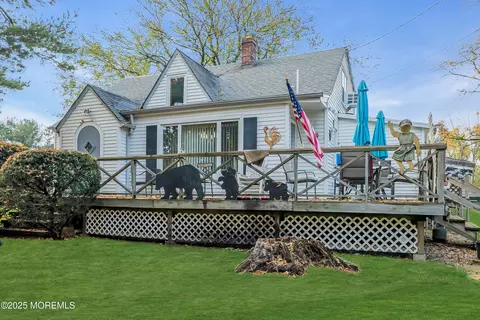 110 Buckley Rd, Marlboro, NJ 07746