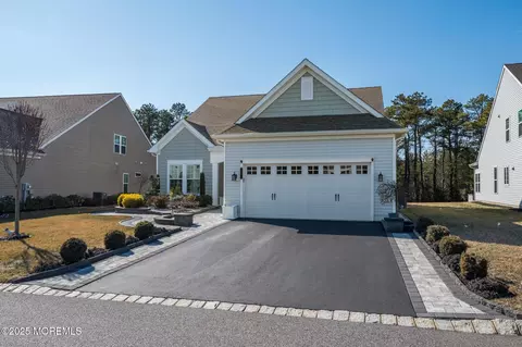50 Aylesford Ln, Manchester, NJ 08759