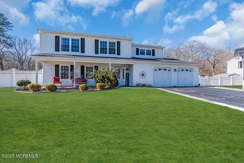 103 Starlight Rd, Howell, NJ 07731