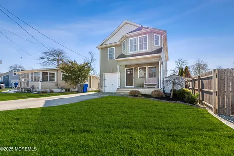 25 Beckert Dr, Brick, NJ 08723