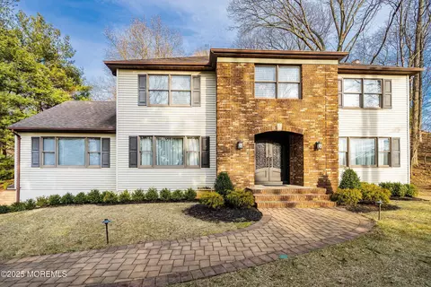 6 Berkshire Ct, Holmdel, NJ 07733