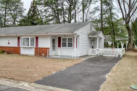 4 Tennessee Dr #A, Whiting, NJ 08759