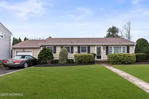 716 Dow Ave, Oakhurst, NJ 07755