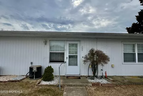 1142 Argyll Cir #B, Lakewood, NJ 08701