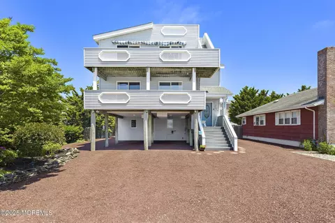 357 W 10th St, Ship Bottom, NJ 08008