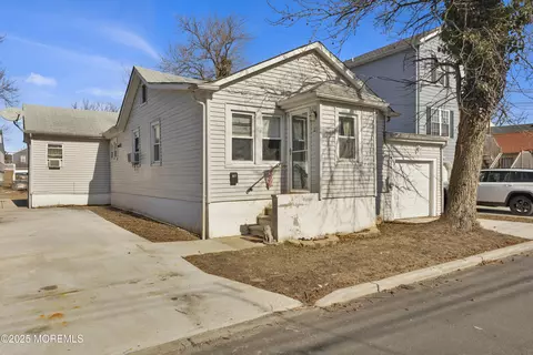 821 Center St, Union Beach, NJ 07735