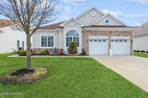 15 Eagleswood Dr, Waretown, NJ 08758