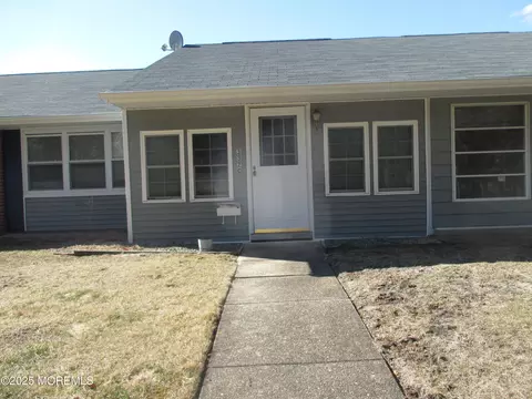 337 Canterbury Ct # C, Lakewood, NJ 08701