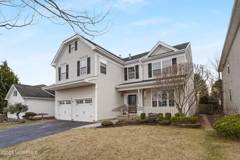 19 Winged Foot Dr, Manalapan, NJ 07726