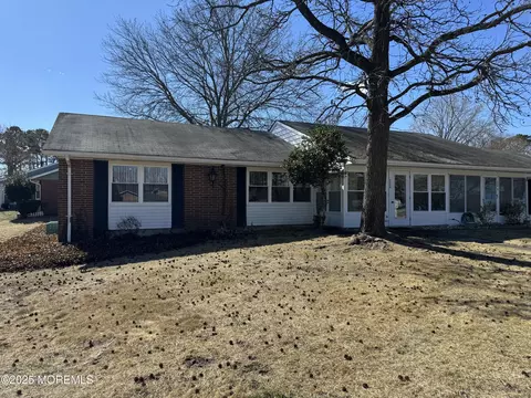 564 Sheffield Ct #A, Lakewood, NJ 08701