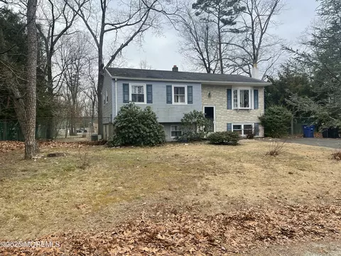 502 N Carolina Trl, Browns Mills, NJ 08015