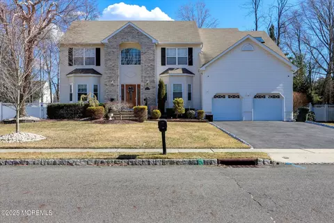 340 Meadowood Rd, Jackson, NJ 08527