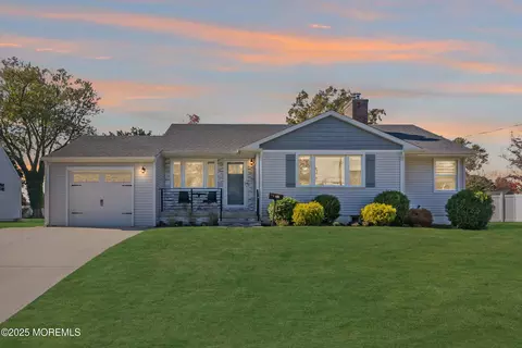 33 Baker Dr, West Long Branch, NJ 07764