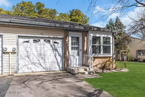 13 Maplewood Dr #B, Whiting, NJ 08759