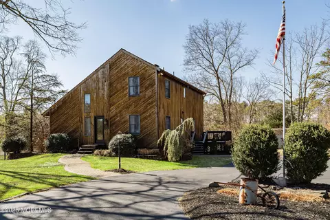 674 Oak Glen Rd, Howell, NJ 07731
