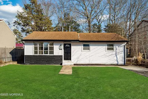 853 Radio Rd, Little Egg Harbor, NJ 08087