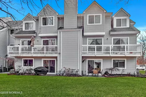 1814 Scarlet Oak Ave, Toms River, NJ 08755