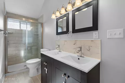 Bath - 34 Forrest Ave, Rumson, NJ 07760 photo 1 of 4