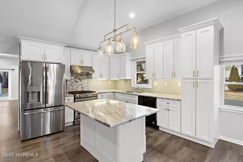 Kitchen - 34 Forrest Ave, Rumson, NJ 07760 photo 2 of 4